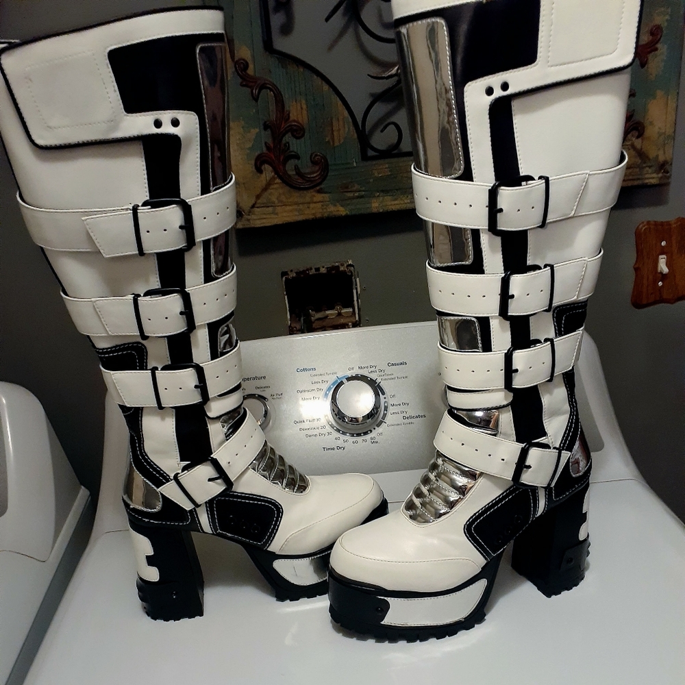 Dolls kill club exx boots